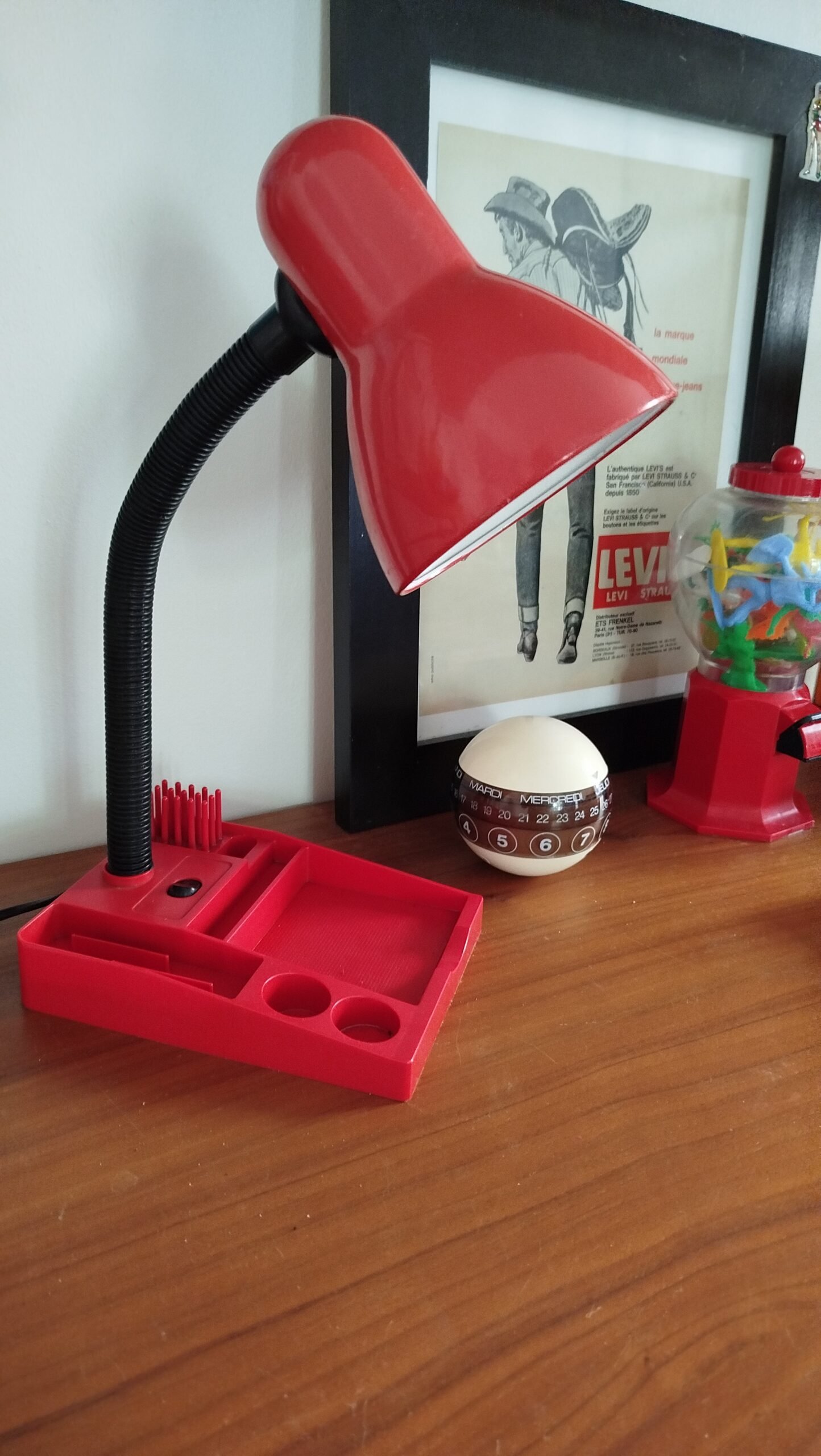 Lampe de bureau rouge