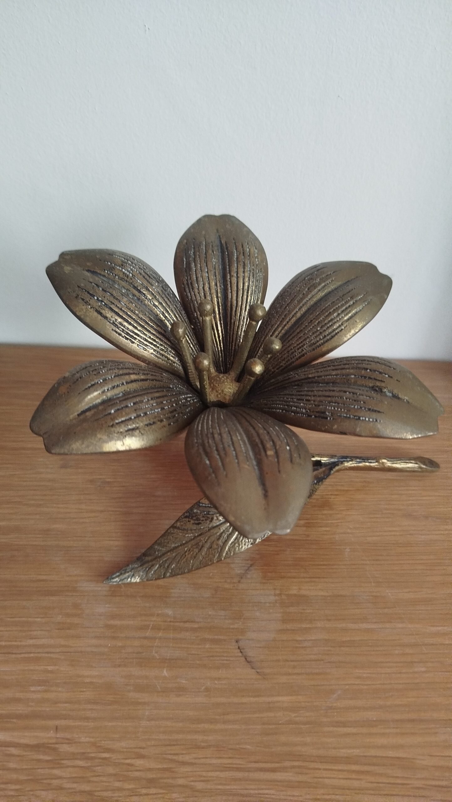 Cendrier fleur laiton