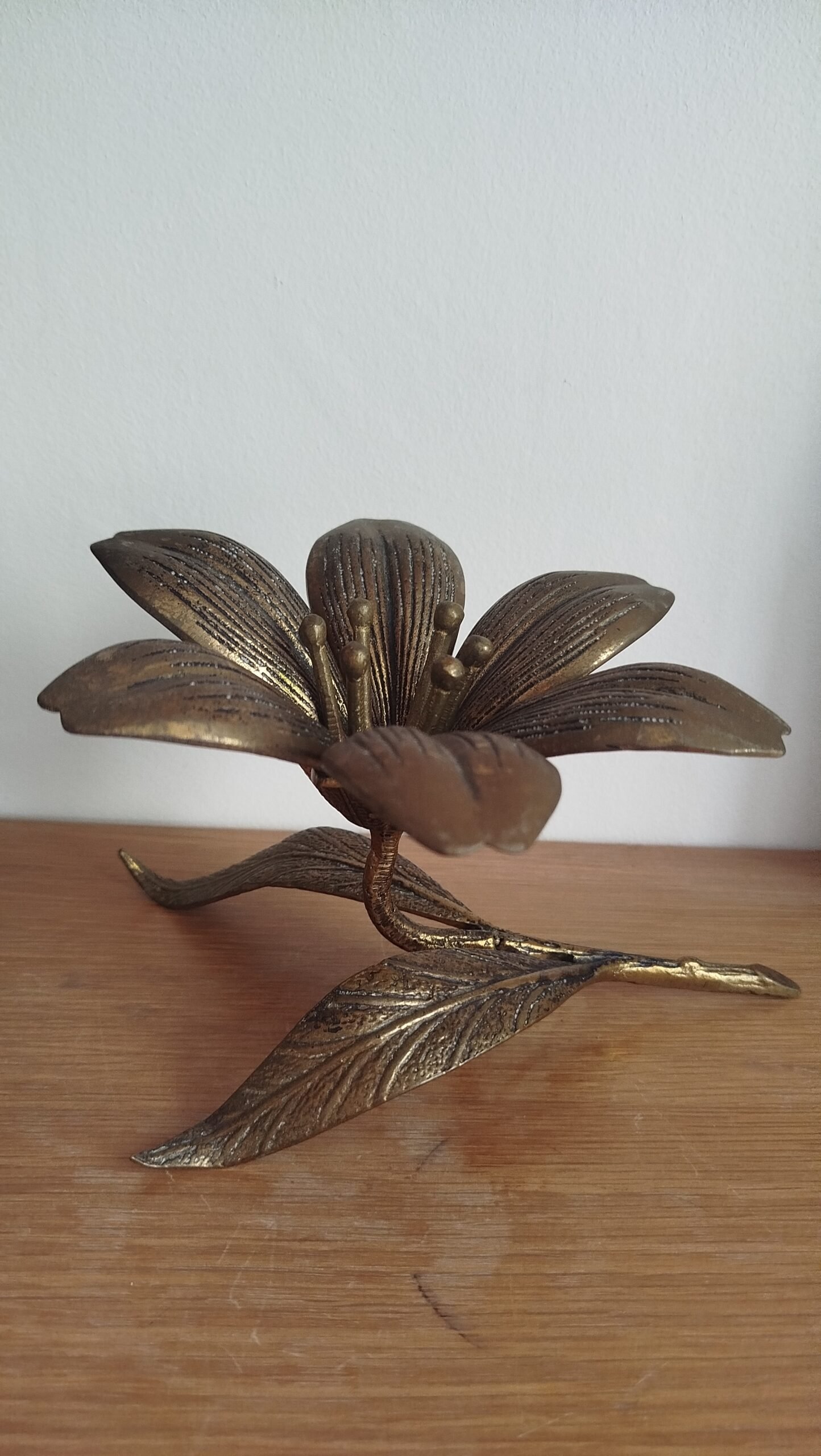 Cendrier fleur laiton